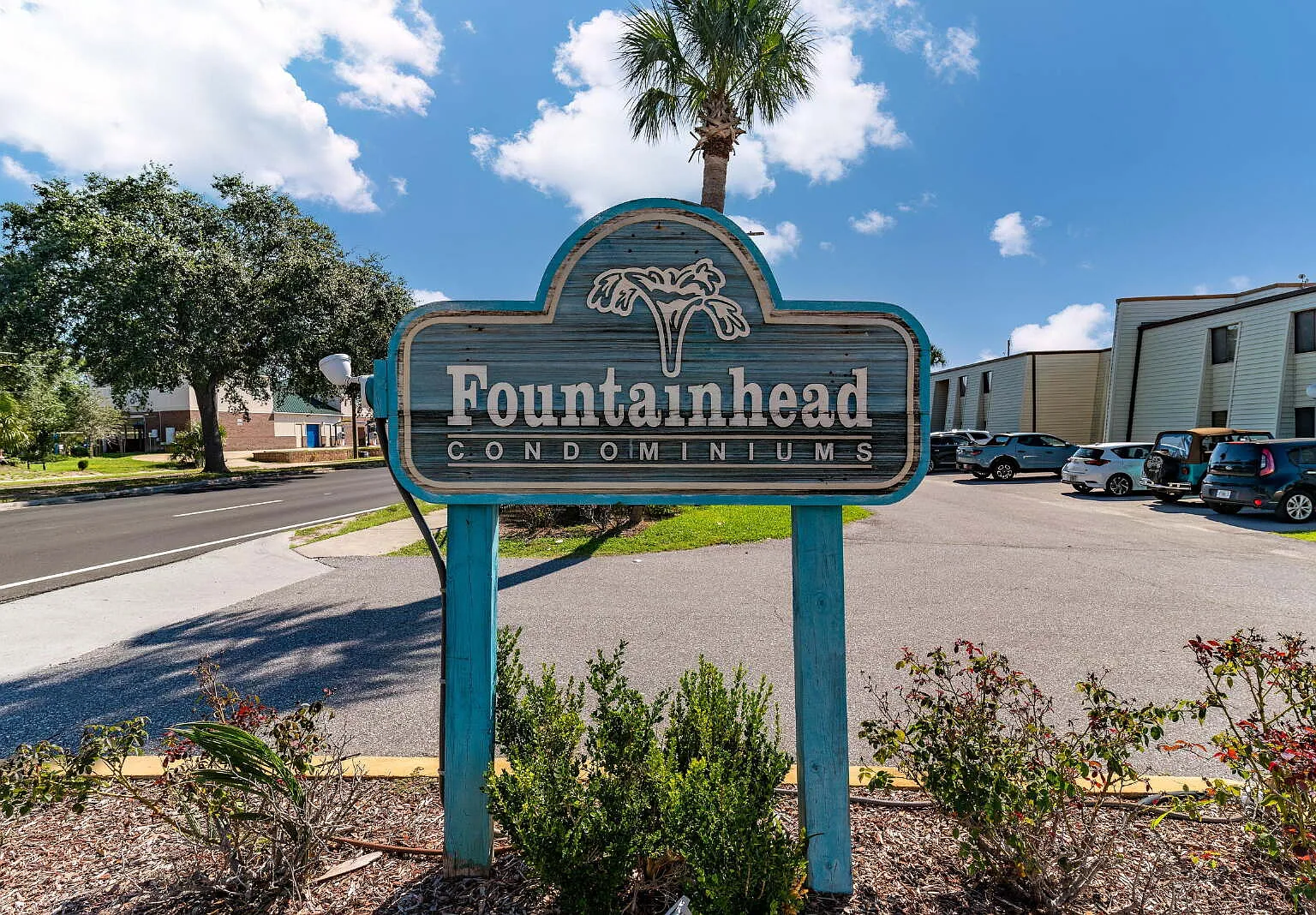 2 bed, 1.0 bath, 868 sqft, $1,725 — Photo 1