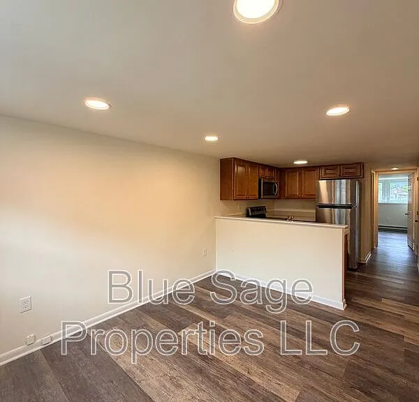 2D E Manoa Rd #C — Photo 3