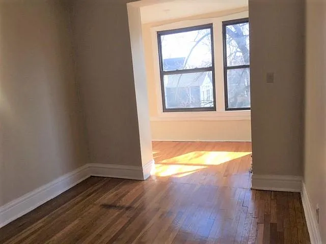 2208 W Berteau Ave #3 — Photo 17
