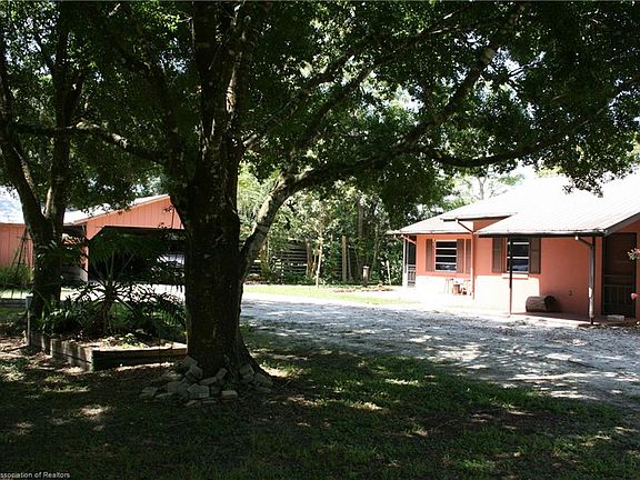 3rd image of 3896 Sunset Dr