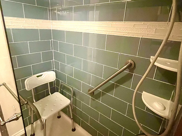 Handicapped friendly shower.