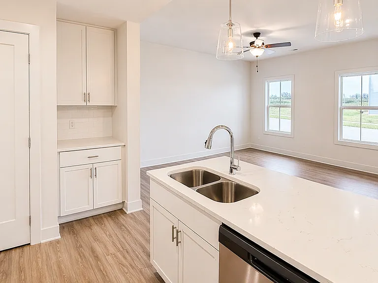 Hughes Century Crossing Townhomes — Photo 27