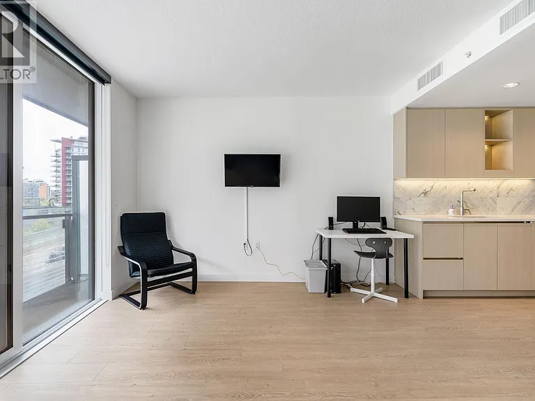 89 Nelson St #412 — Photo 2