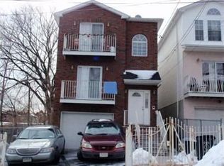 41 Crawford St, Newark, NJ 07102