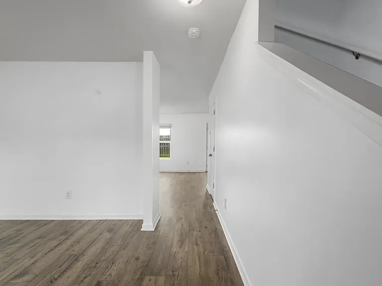 761 Riverside Dr NW — Photo 7