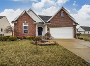 1736 Windjammer Dr, Bowling Green, OH 43402