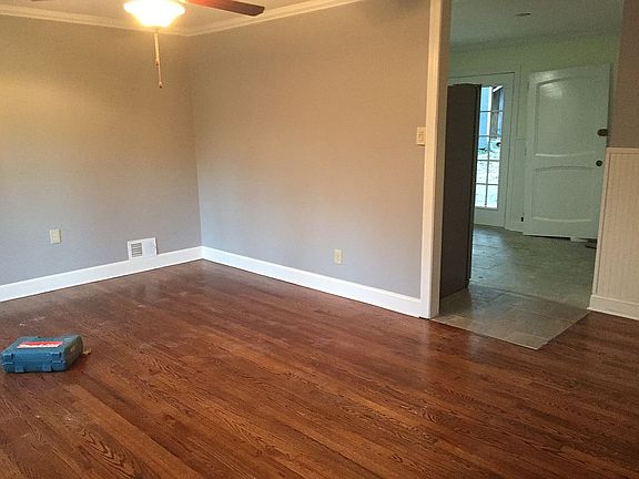 4th image of 940 Creekdale Dr