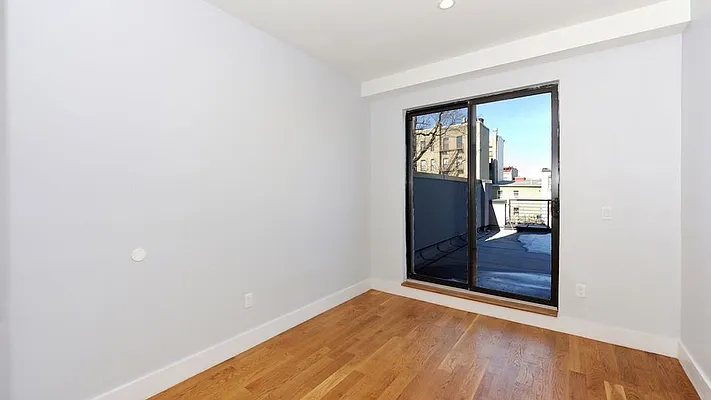 Rented by Nooklyn NYC LLC | media 44