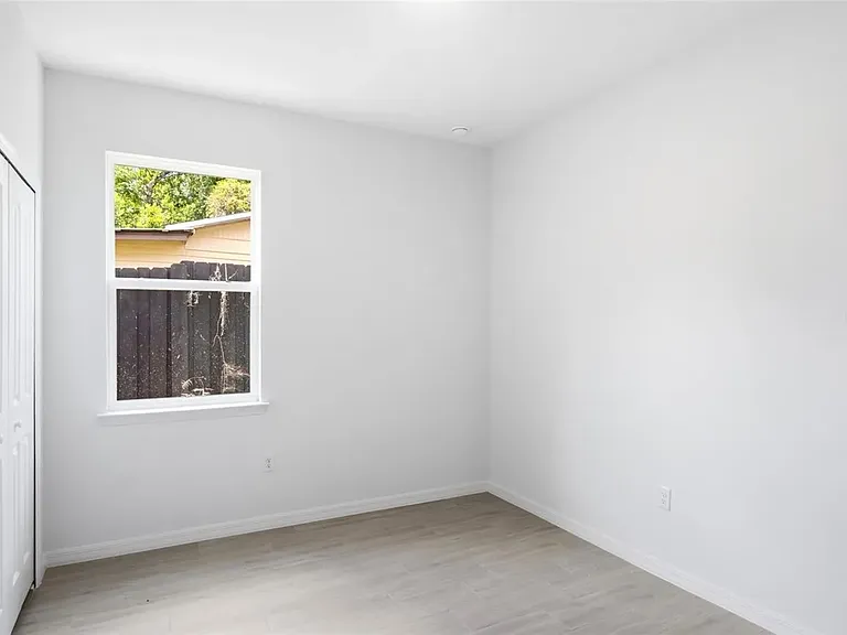 67 Glover St #101 — Photo 8