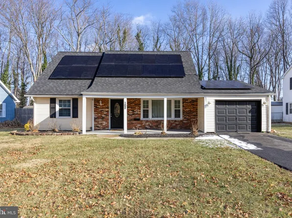 102 Eastbrook Ln, Willingboro, NJ 08046