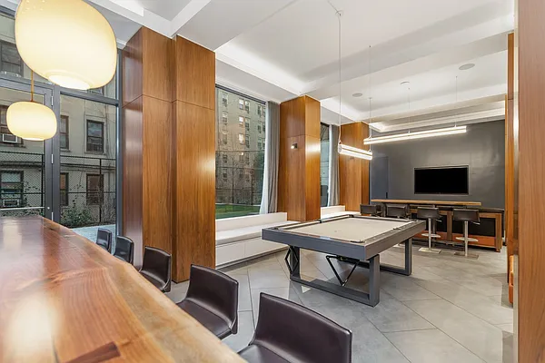 Rented by REAL New York | media 44