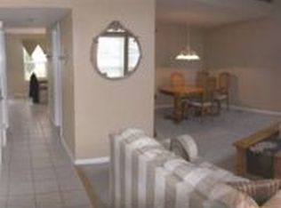 1330 Trinity Dr, Carol Stream, IL 60188