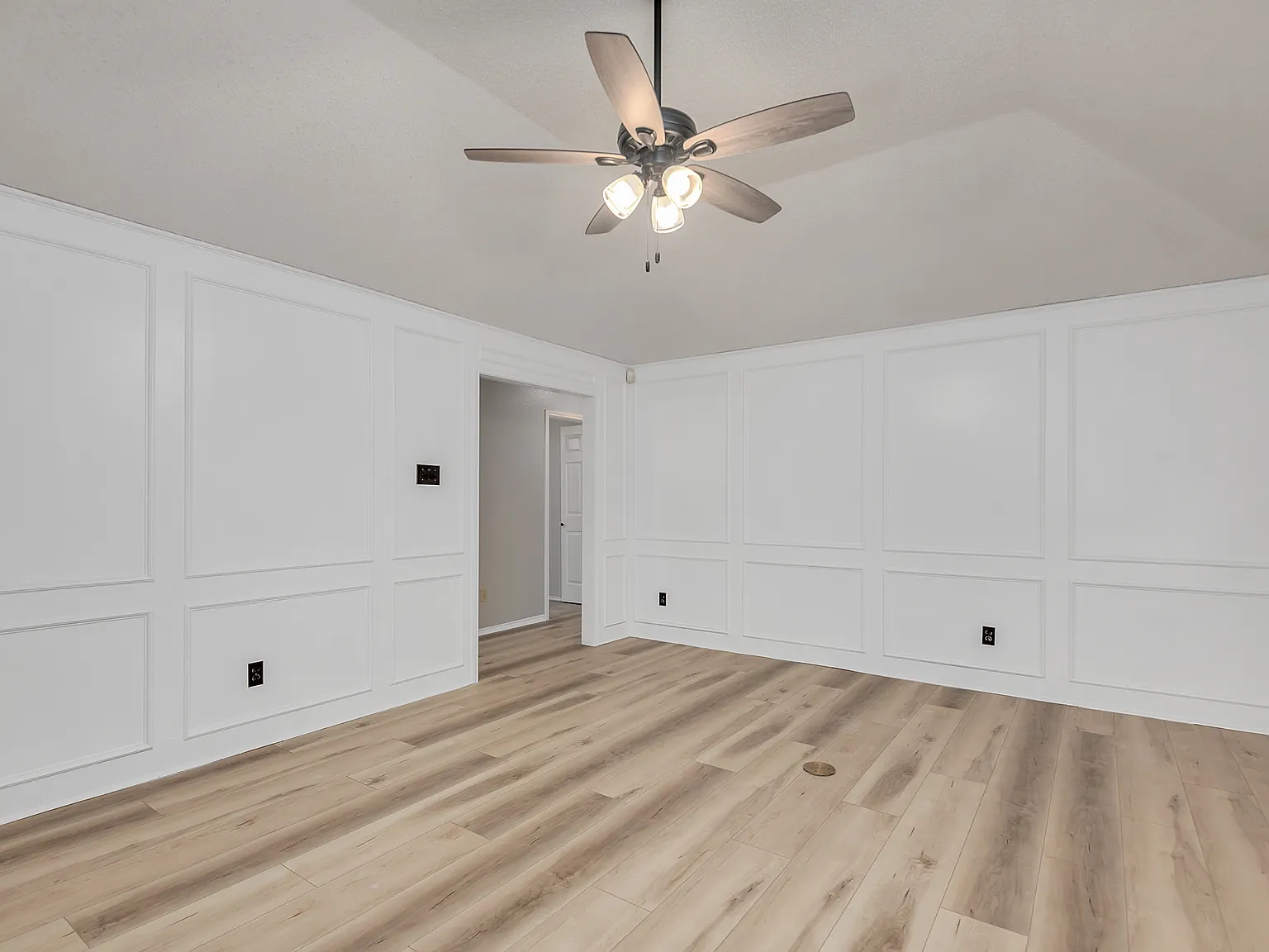 3 bed, 1601 sqft, $2,750 — Photo 3