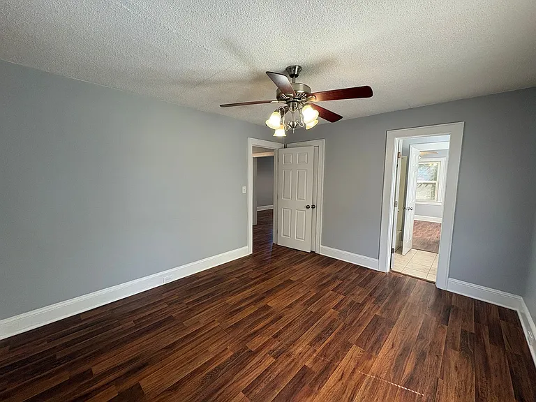 1832 Garibaldi Ave — Photo 11