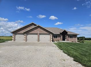 2338 Moonlight Dr, Sabetha, KS 66534