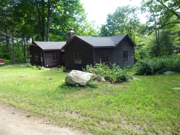 39 School House Ln