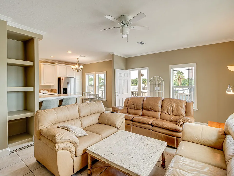 210 W 2nd Ct #2-ID1546489P