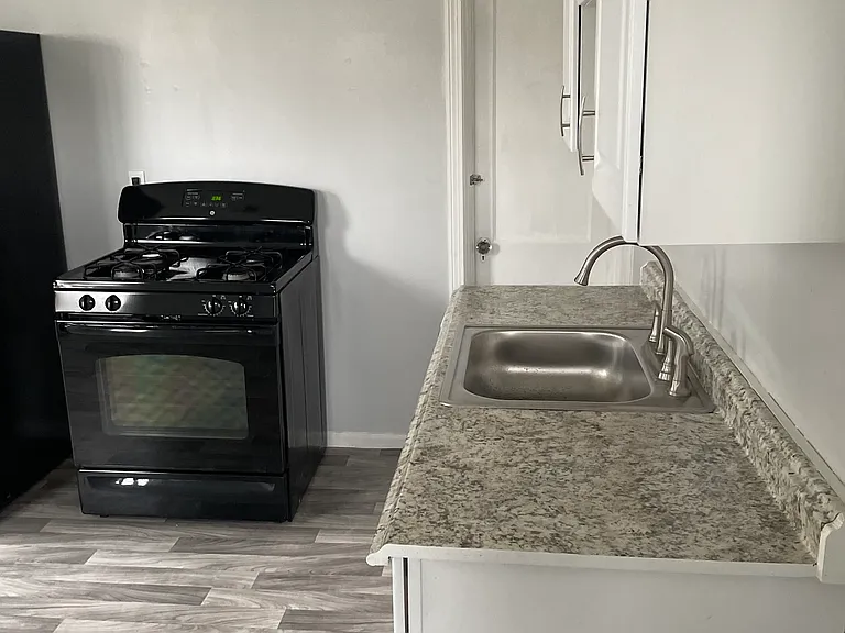 67-69 Sisson St #2 — Photo 5