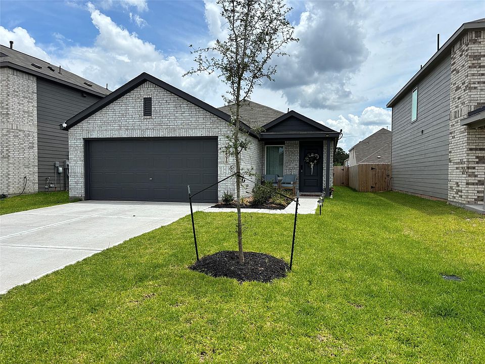 1st image of 12018 Noble Wood Village Dr