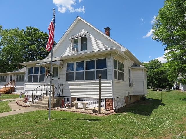 1st image of 519 E Tremont St