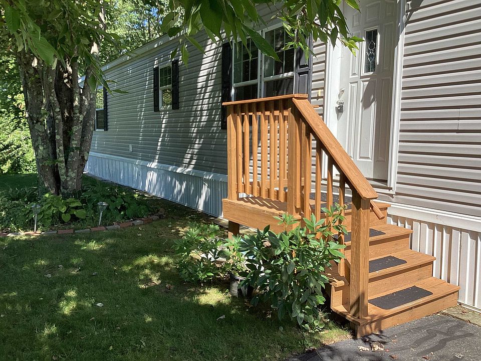 1st image of 32 Woodland Park
