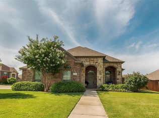 316 Autumnwood Ct, Kennedale, TX 76060