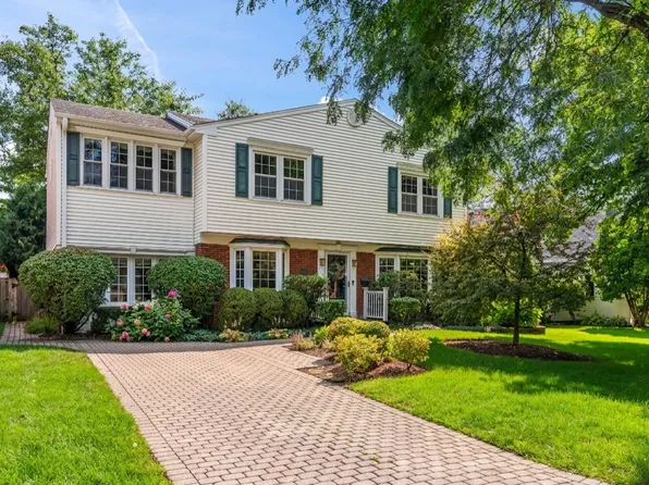 (undisclosed Address), Arlington Heights, IL 60004