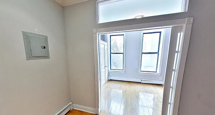 Rented by REAL New York | media 2