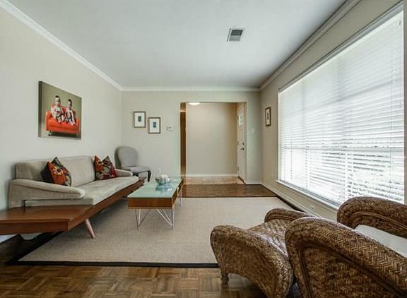 3rd image of 5329 Northmoor Dr