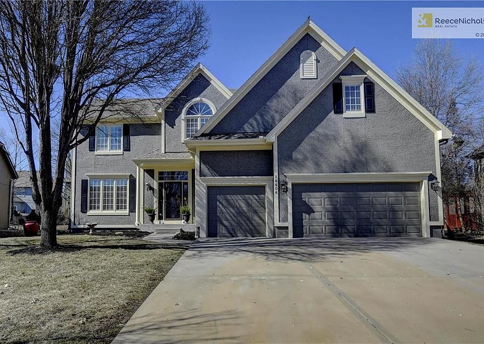Welcome Home! Quiet cul de sac lot.