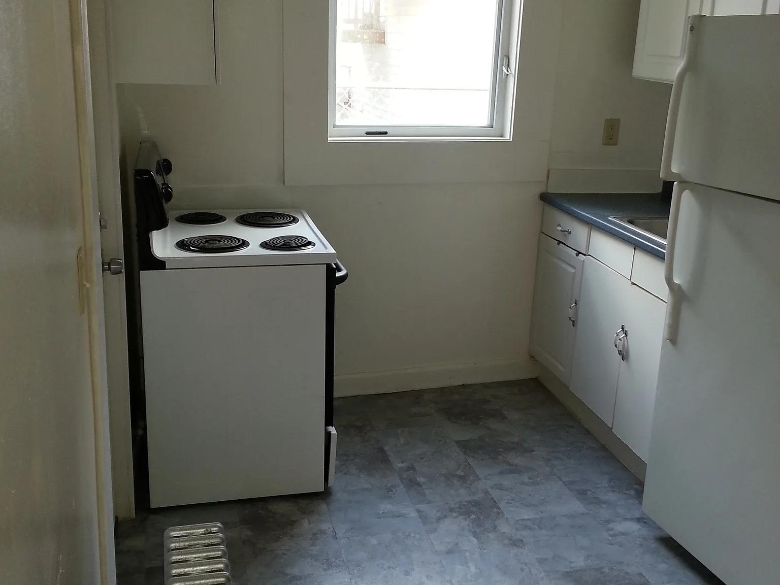 Studio, 336 sqft, $1,395 — Photo 4