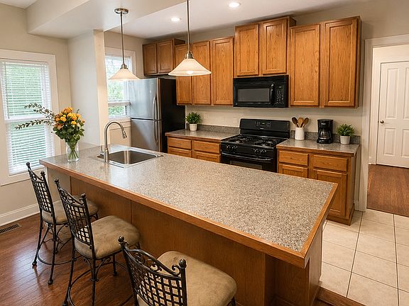 2nd image of 1090 South Ave #2