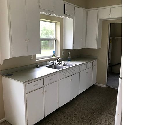 4th image of 83 N Griffin Dr