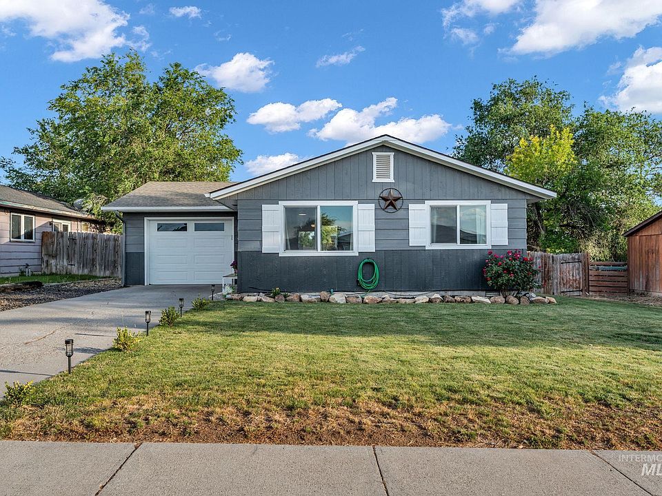 1st image of 755 20th Ave E