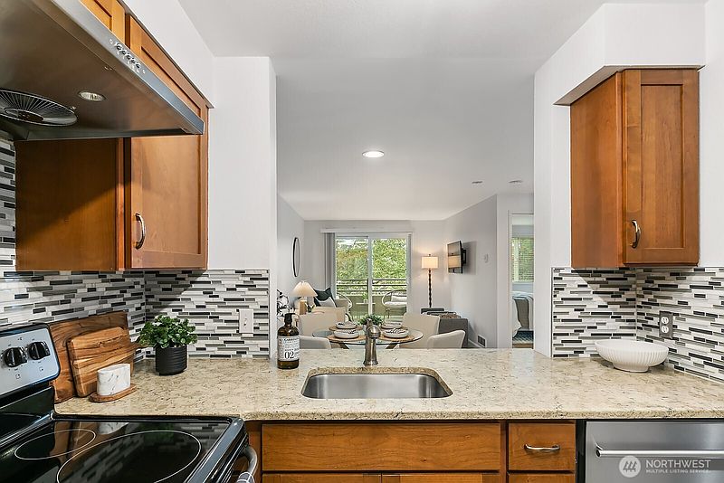 5th image of 1300 W Boston Street #24