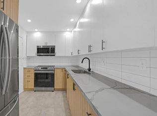 8315 SW 72nd Ave APT 201B, Miami, FL 33143