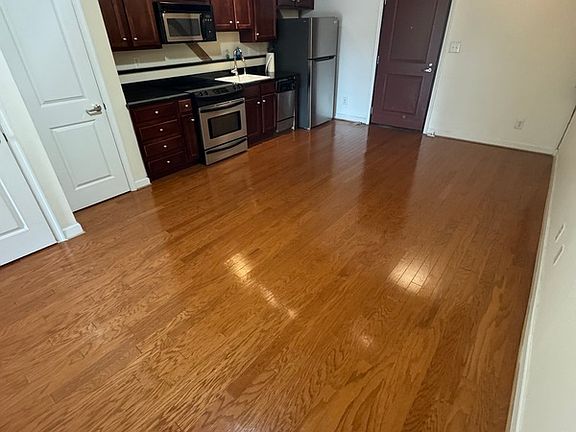 2nd image of 815 Porter St APT 403