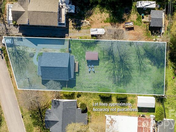 2nd image of 510 Cedar St