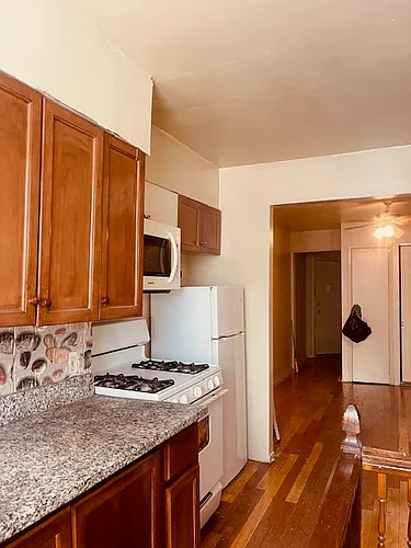 221 Sip Ave Photo 1