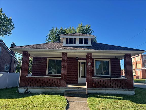 3rd image of 502 E Pear Ave