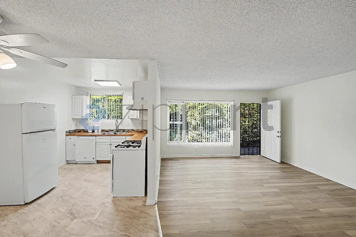 3 bed, 9000 sqft, $2,900 — Photo 3