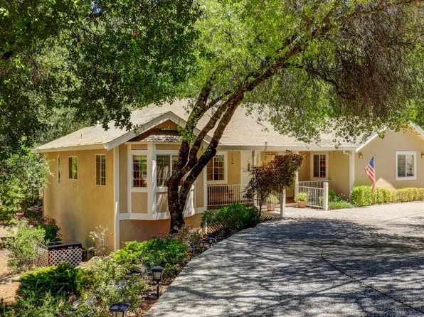 13105 Roadrunner Dr, Penn Valley, CA 95946