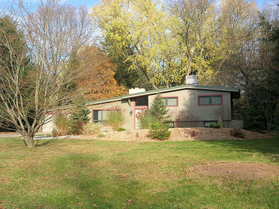 2nd image of 2709 Parkwyn Dr