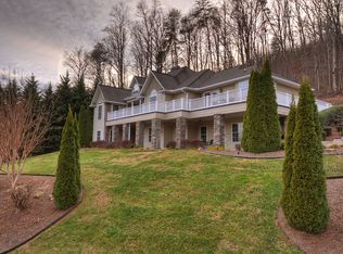 317 Ashe Branch Cir, Hayesville, NC 28904