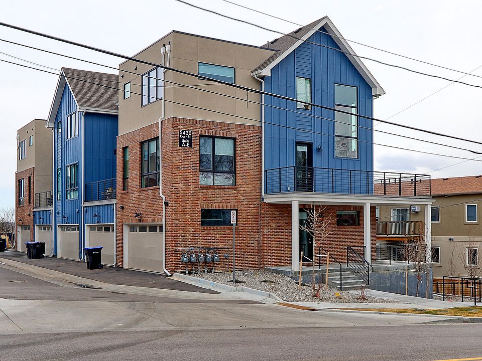 Townhouse Community with 5 units