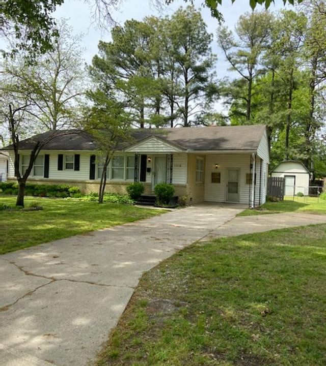 1st image of 1018 Illinois St