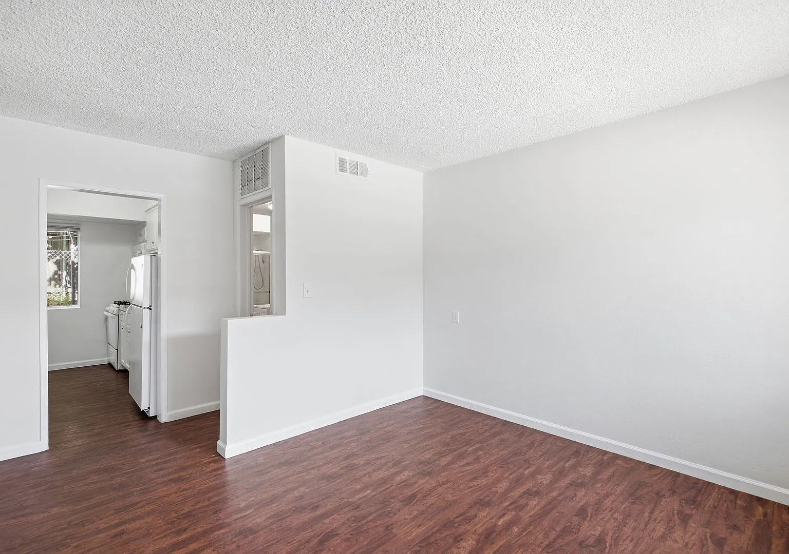 475 E Foothill Blvd — Photo 3