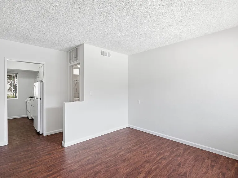 475 E Foothill Blvd — Photo 3