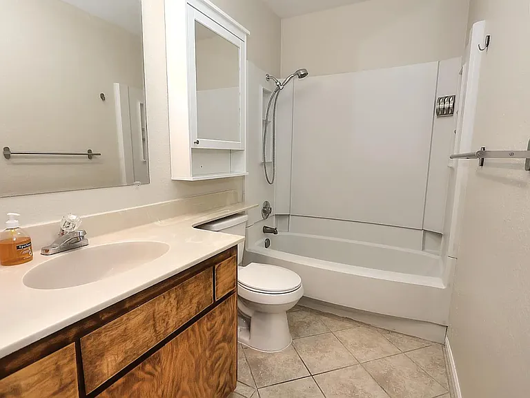 1460 Hickory St — Photo 17