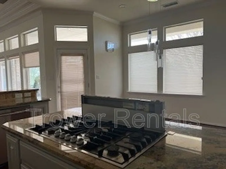 8104 San Antonio St — Photo 28